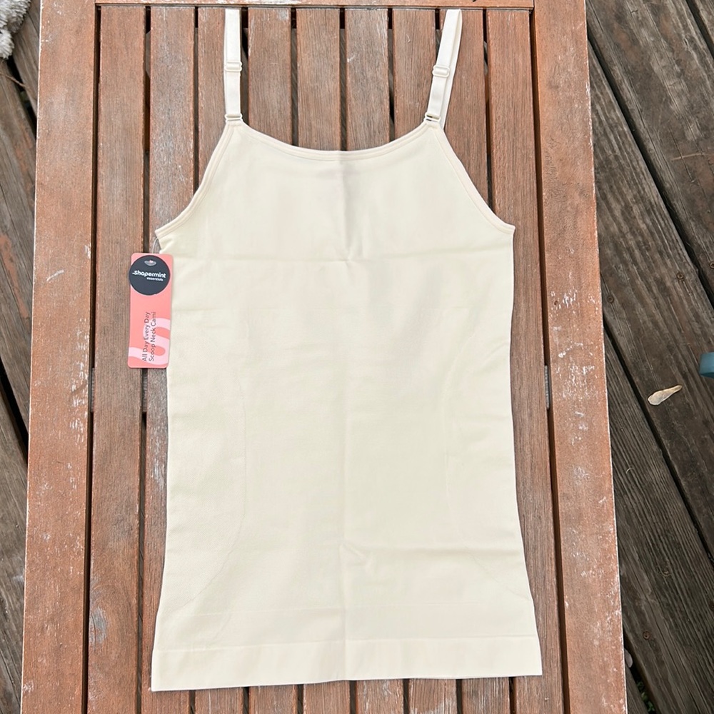 Shapermint Scoopneck Cami